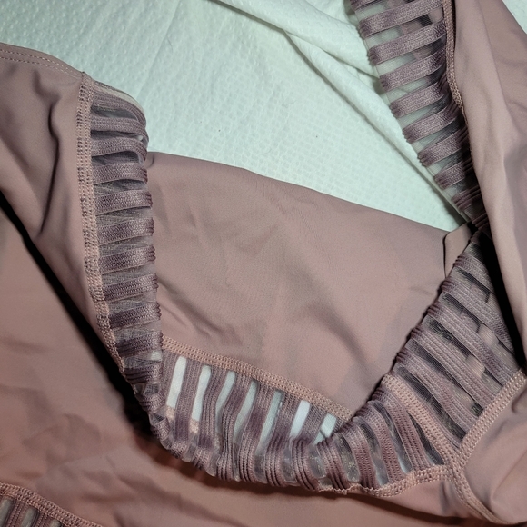 NWOT ELEGANT MESH DETAIL CUT OUT RASHGUARD SUN PROTECTION SWIM BATHING SUIT - Picture 9 of 15